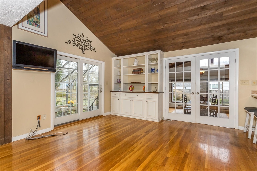 3 Hickory Ln
