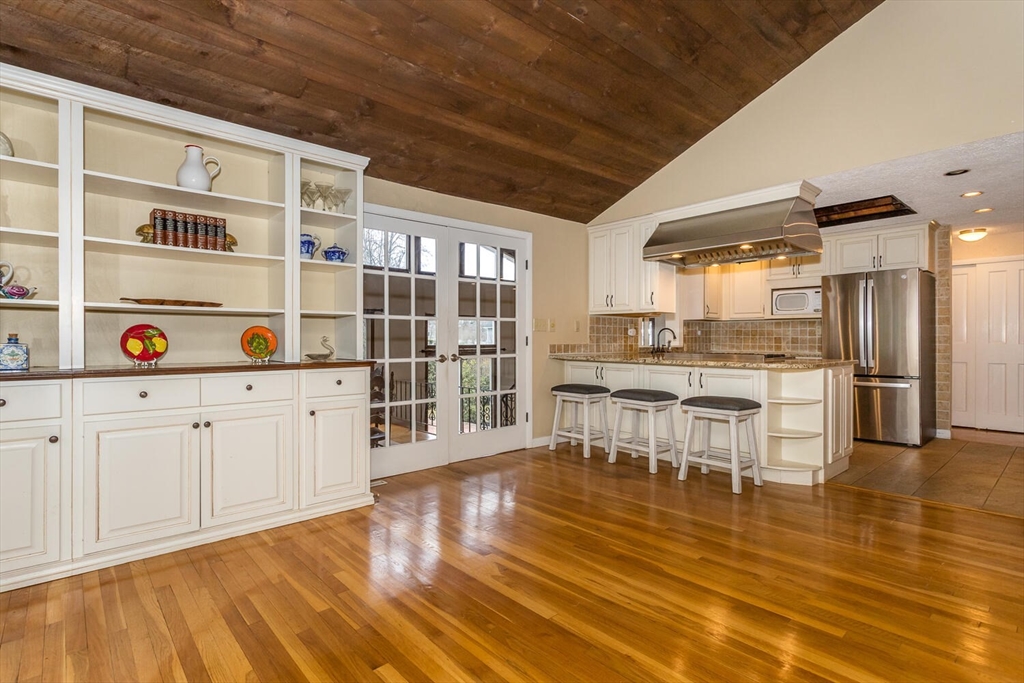 3 Hickory Ln
