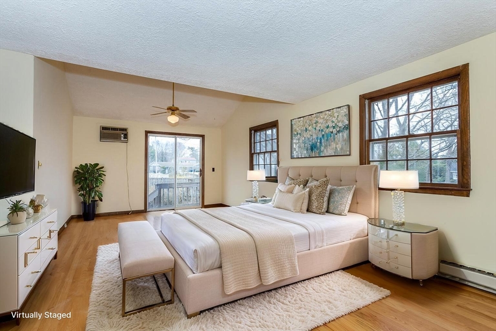 3 Hickory Ln