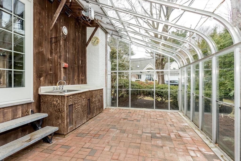 3 Hickory Ln