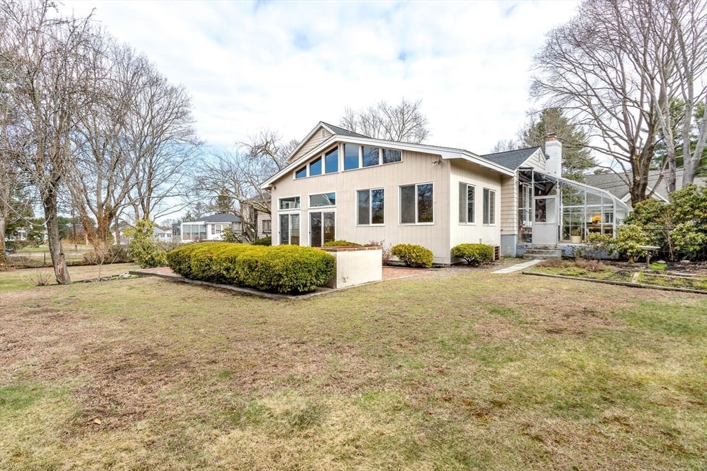 3 Hickory Ln