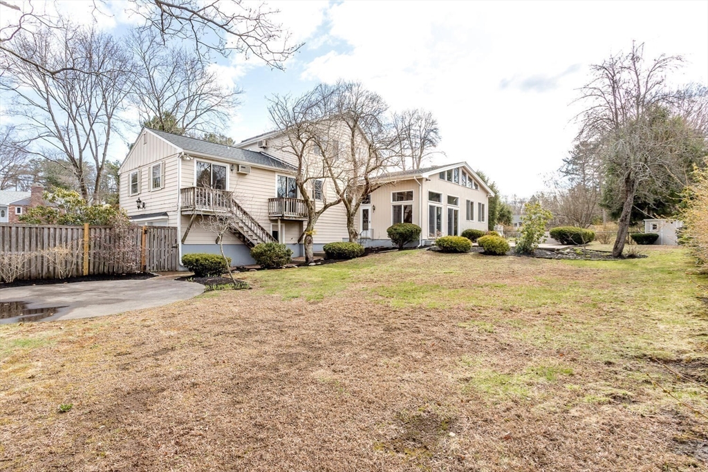 3 Hickory Ln
