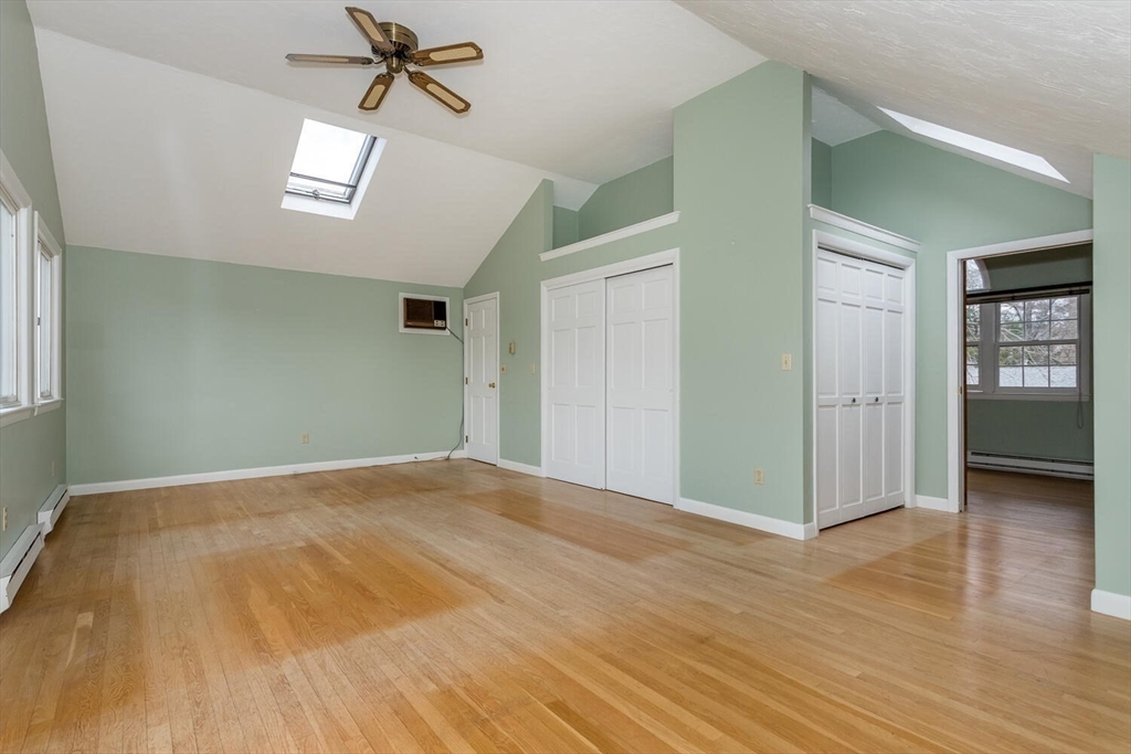 3 Hickory Ln