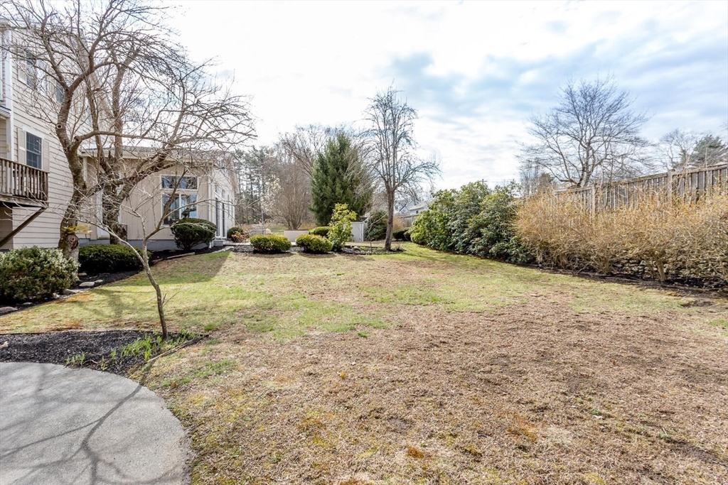 3 Hickory Ln