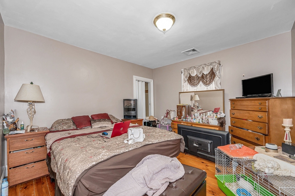 190-192 W 6th St
