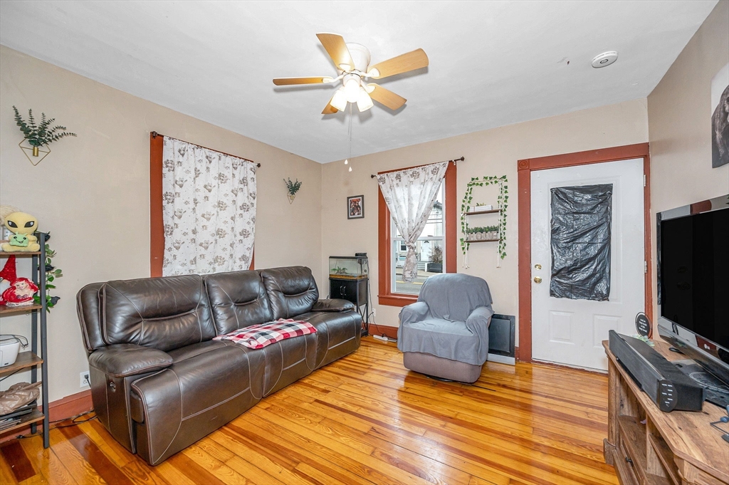 190-192 W 6th St