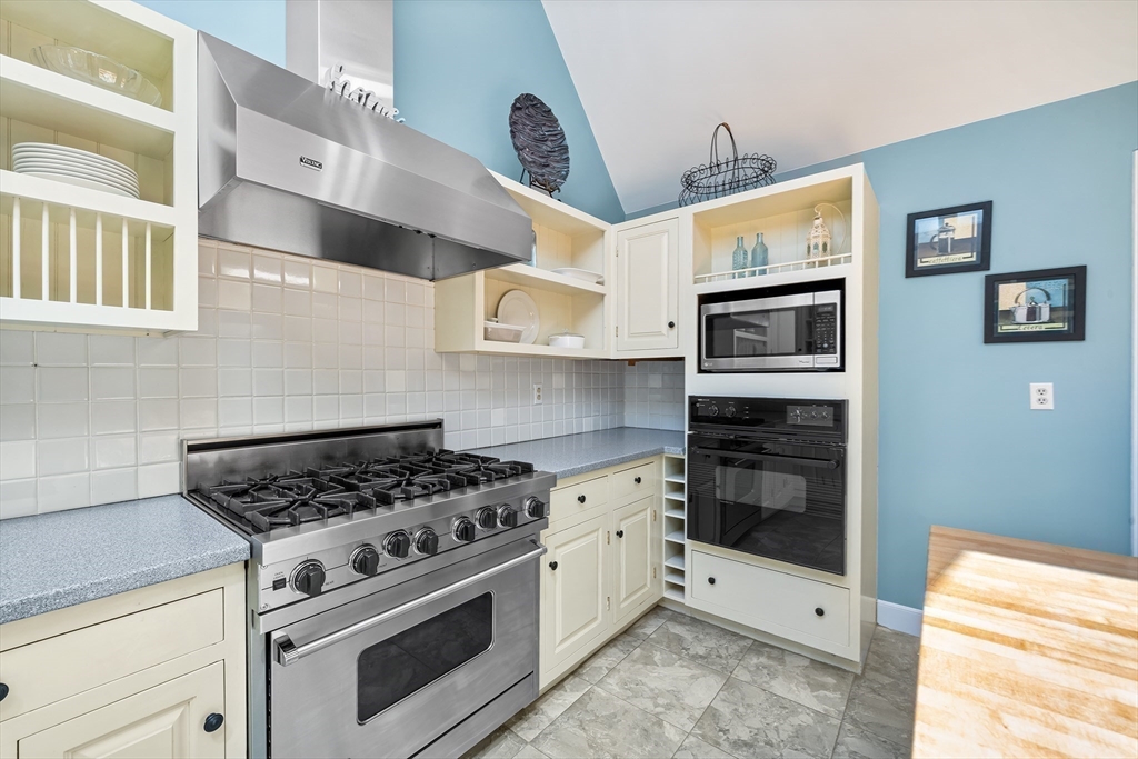 75 Amherst Ave