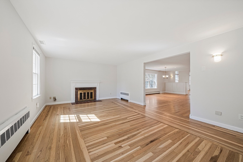 307 York St