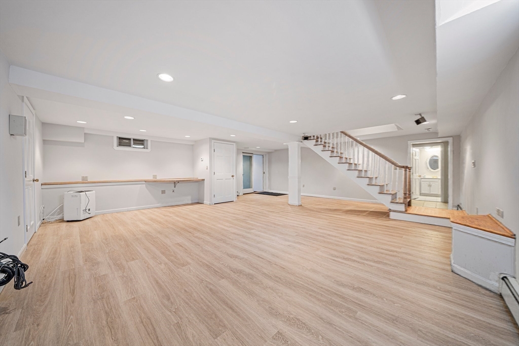 307 York St