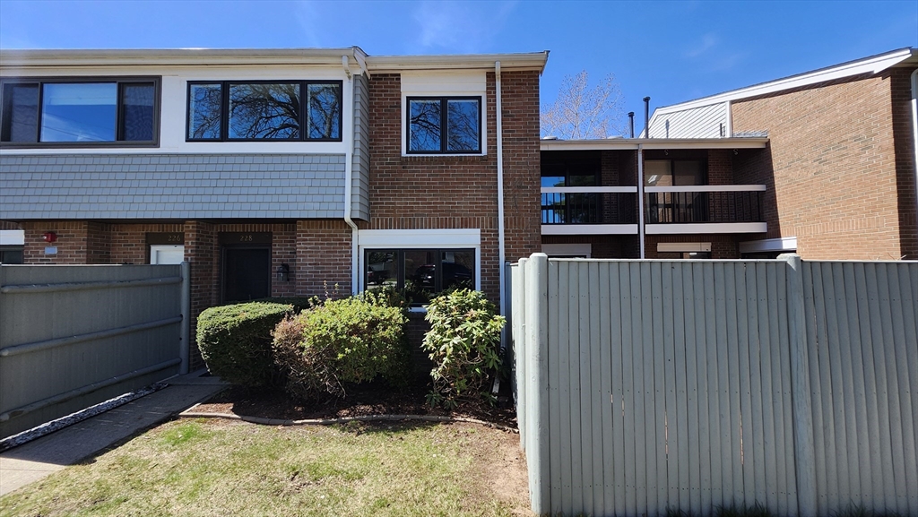 228 Greenbrook Dr # 228