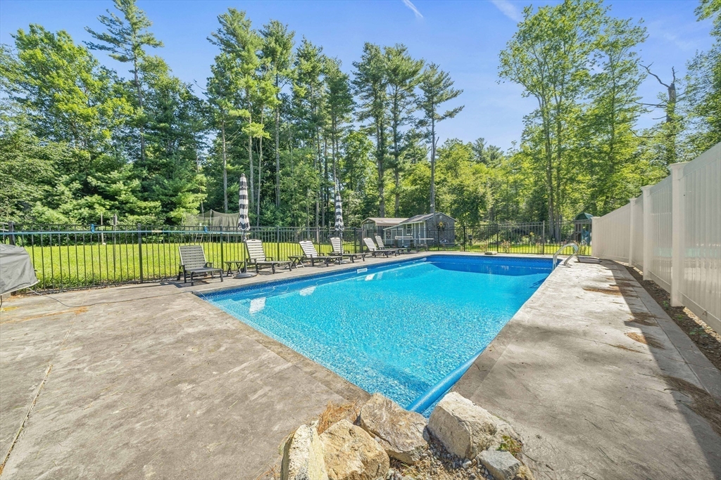 464 Bay Road