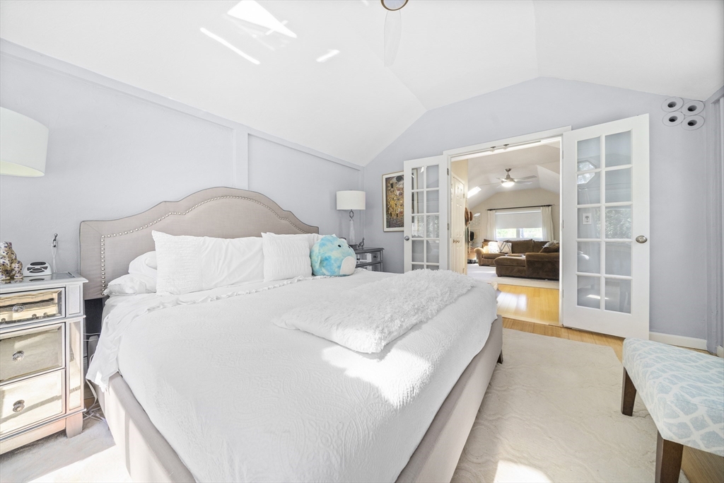464 Bay Road