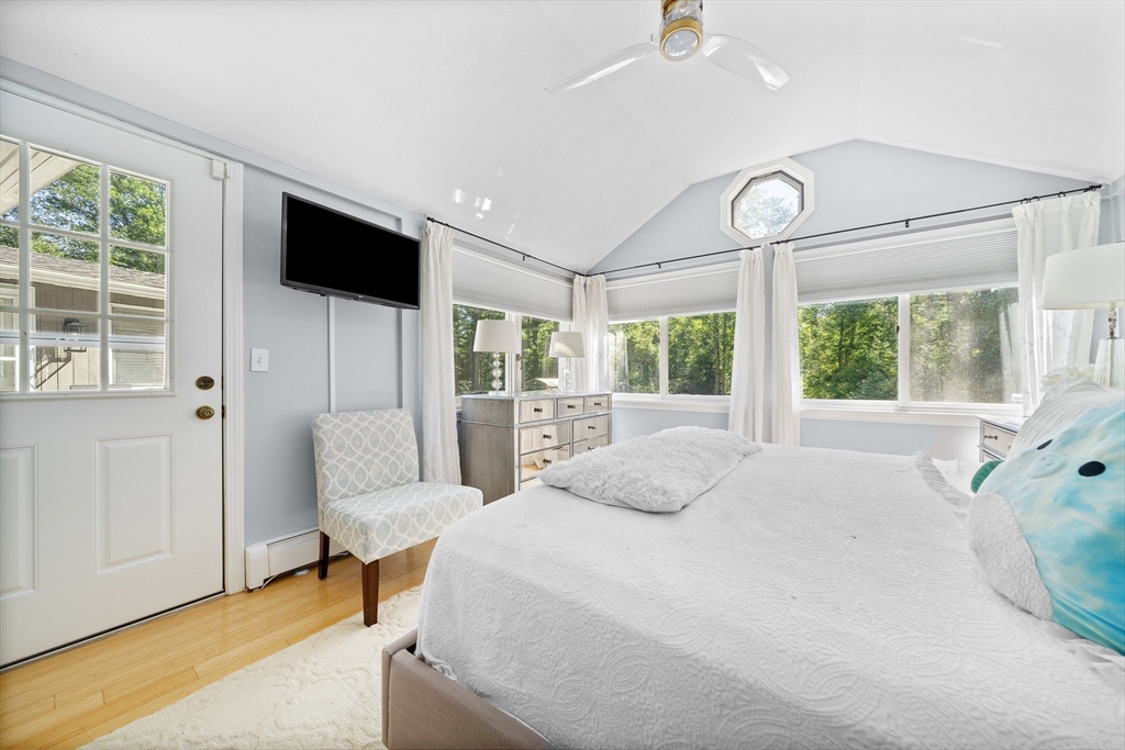 464 Bay Road