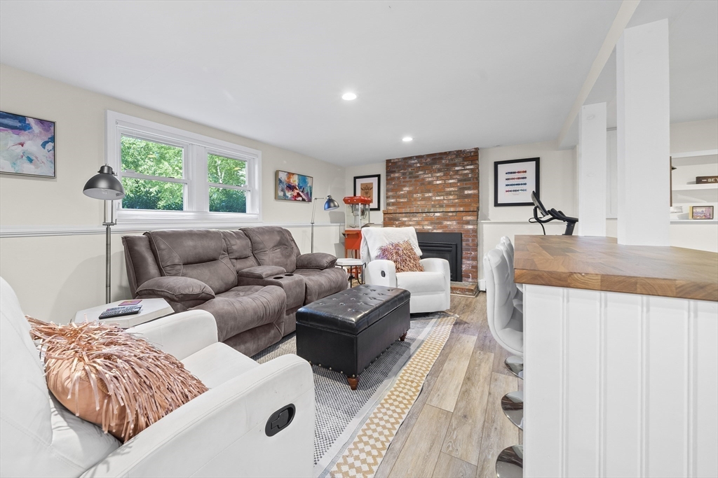 464 Bay Road