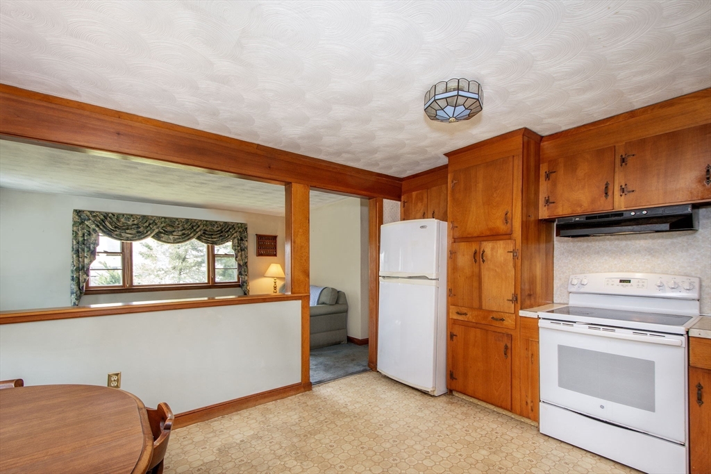 6 Clover Road