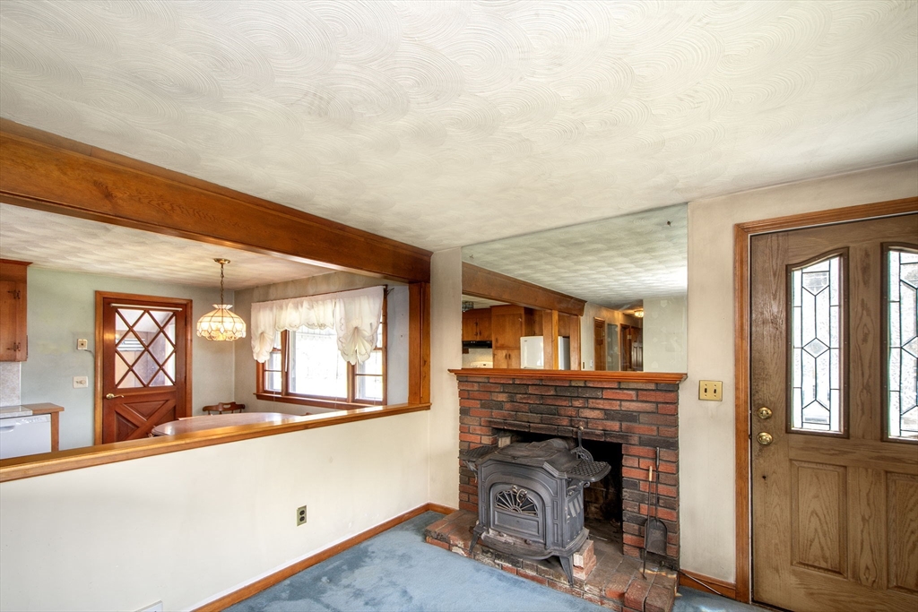 6 Clover Road