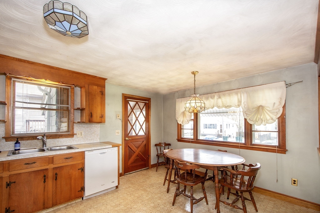 6 Clover Road