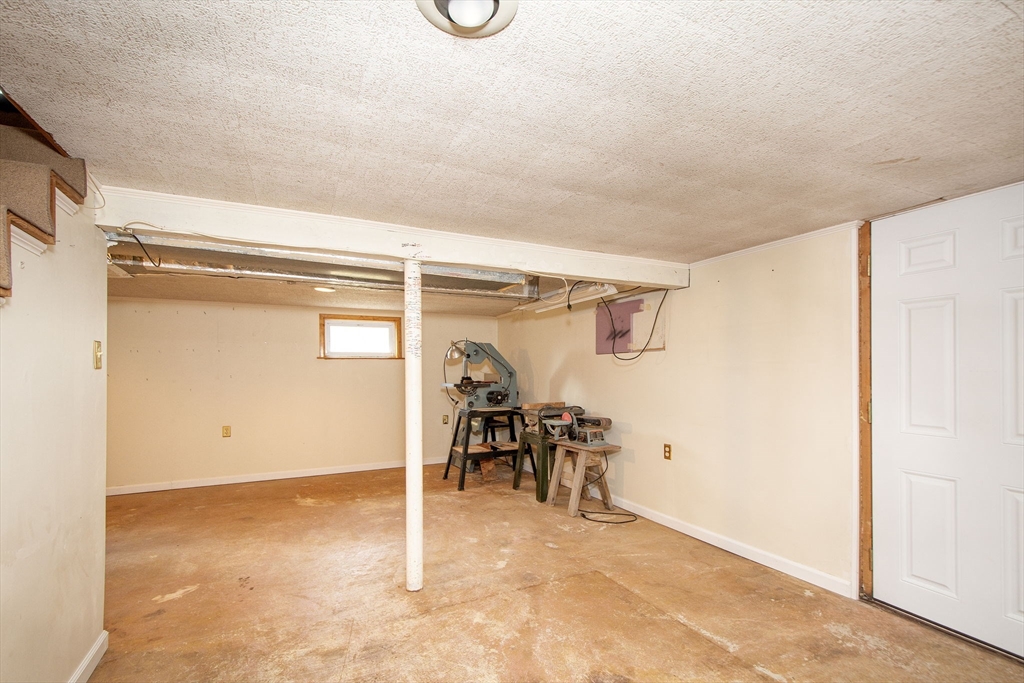 6 Clover Road