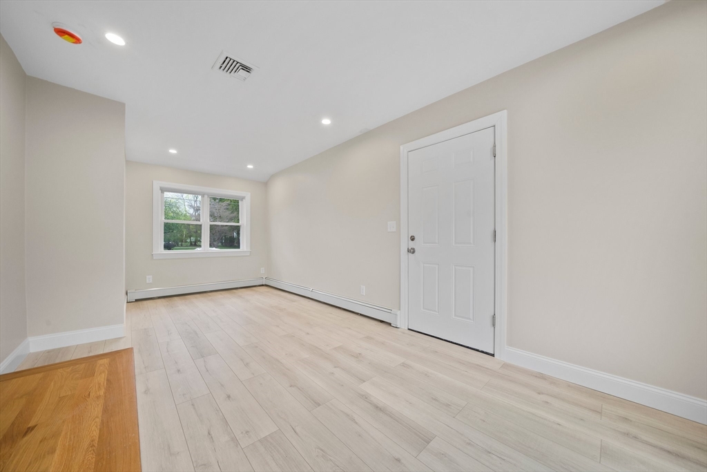 26 Leonard Rd