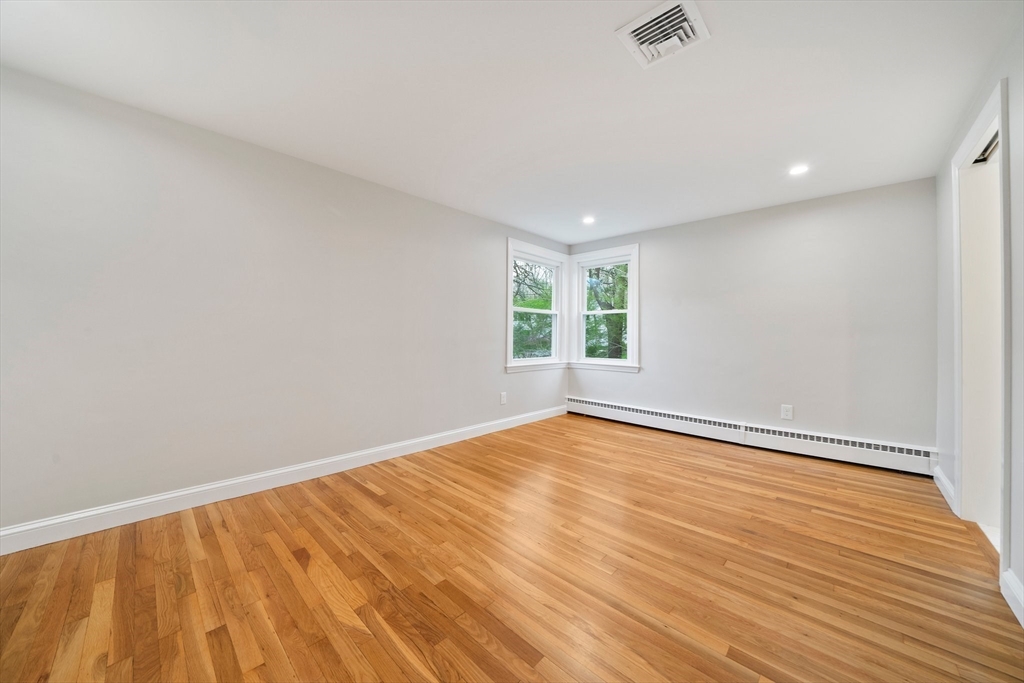 26 Leonard Rd