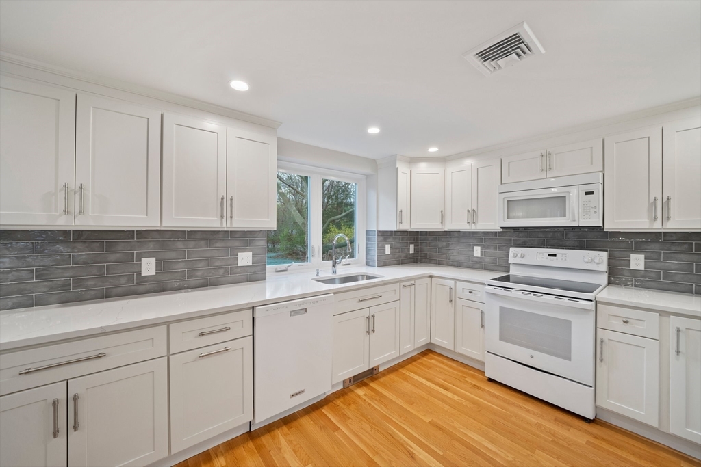 26 Leonard Rd