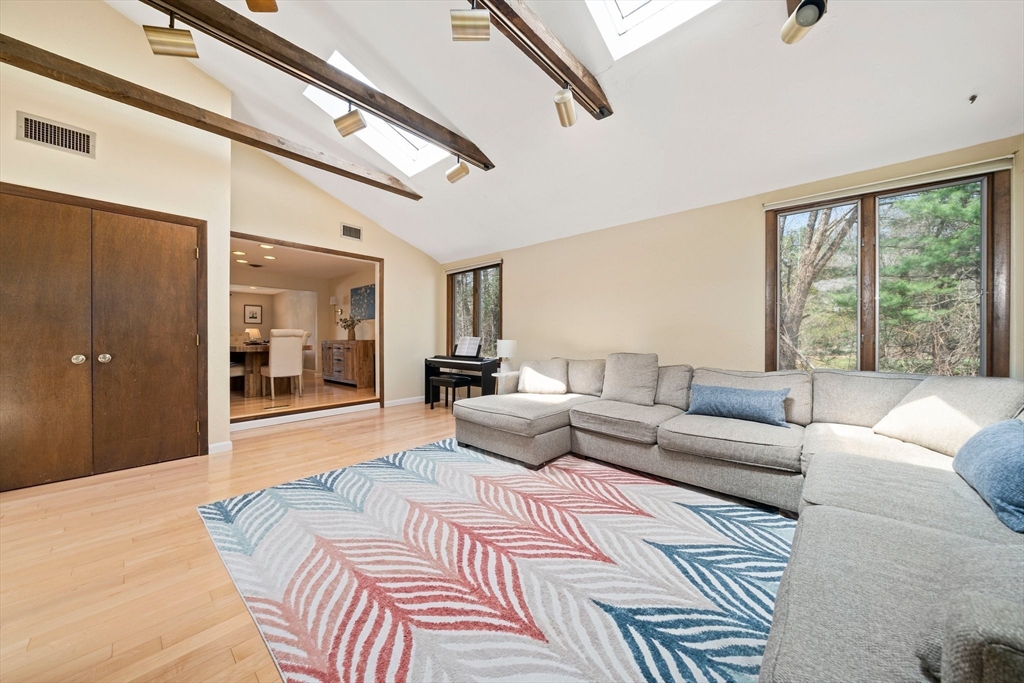 20 Condor Rd