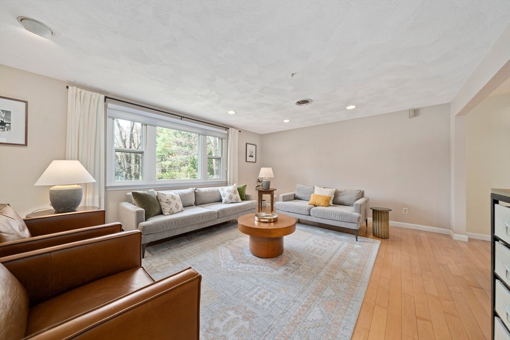 20 Condor Rd