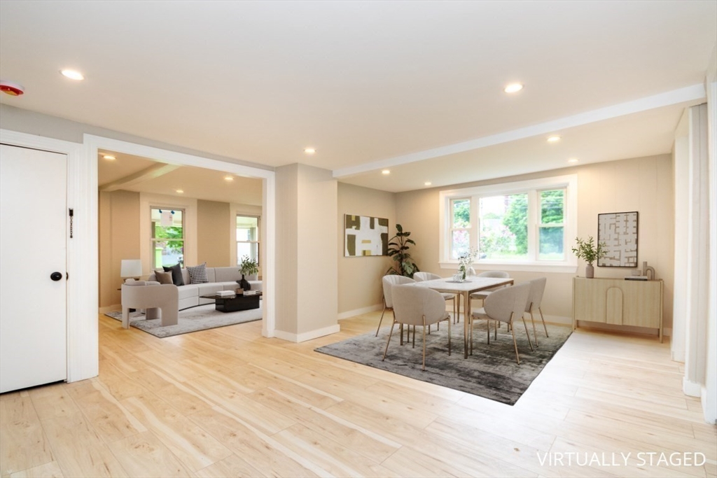 67 Thatcher St