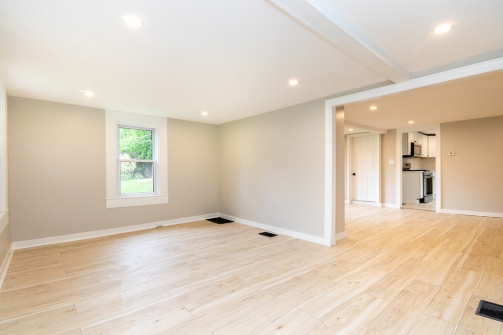 67 Thatcher St