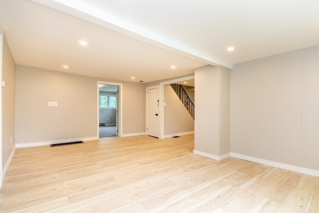 67 Thatcher St