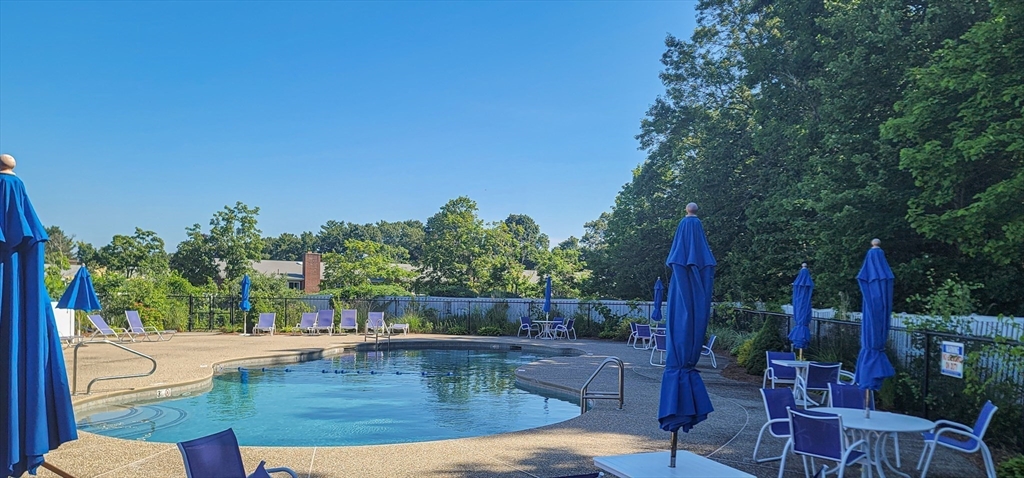 41 Bayberry Dr # 4