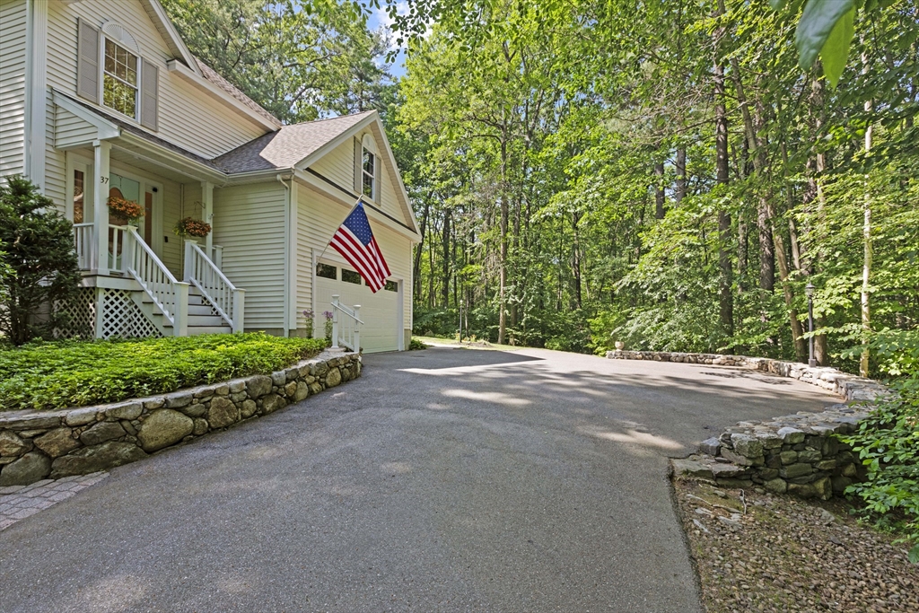 37 Village Woods Road