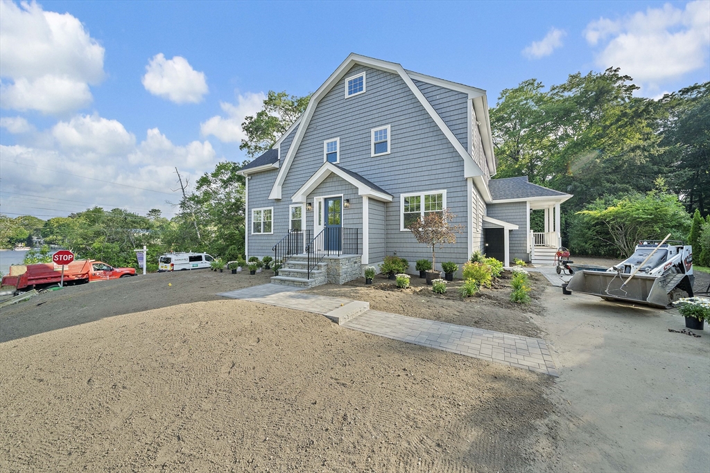 43 Lake Ave