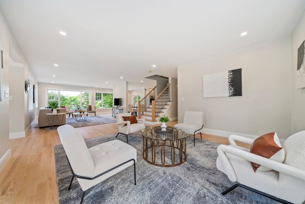 43 Lake Ave