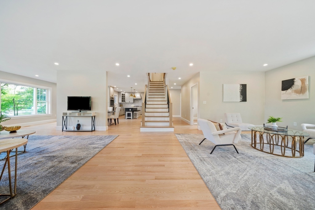 43 Lake Ave