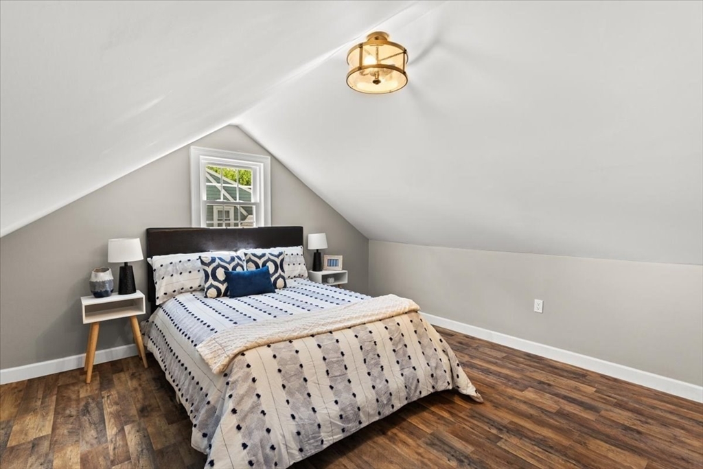 15 Intervale Rd