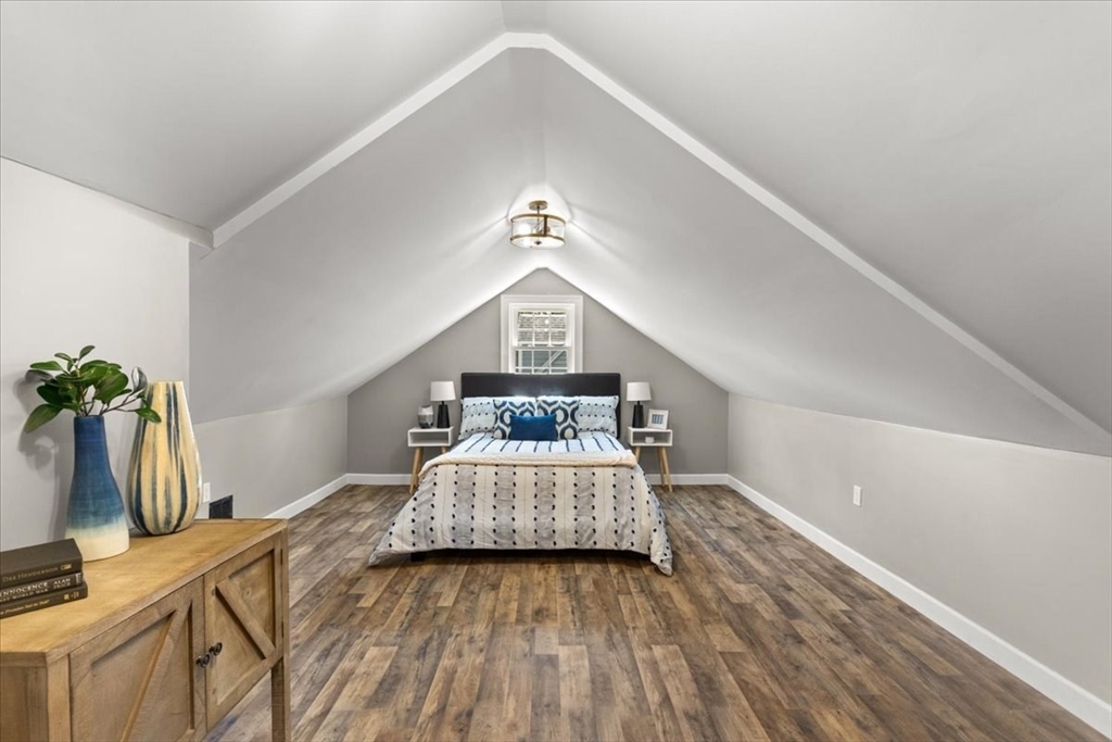 15 Intervale Rd