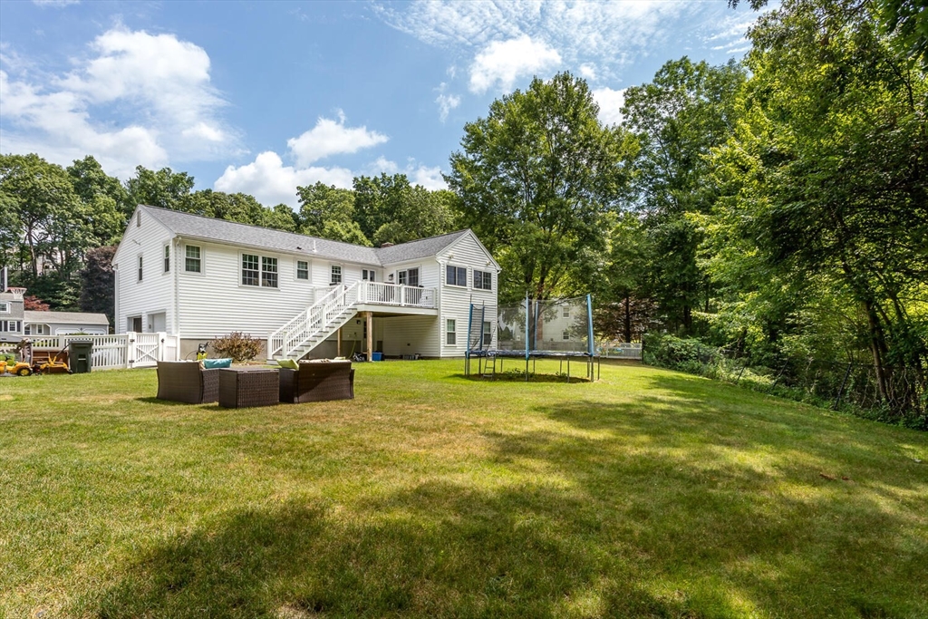 11 Kathryn Ln