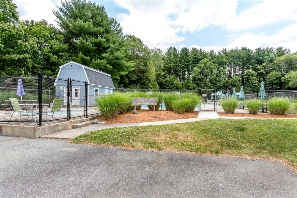 11 Kathryn Ln