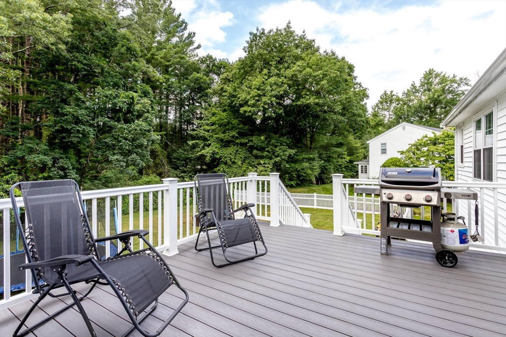 11 Kathryn Ln