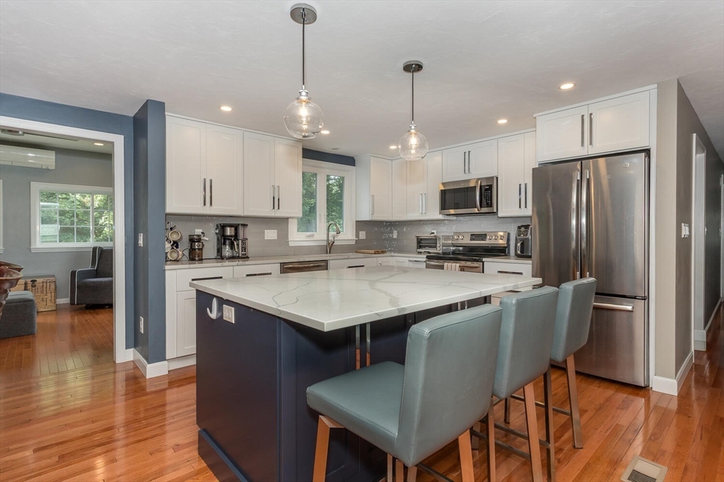11 Kathryn Ln