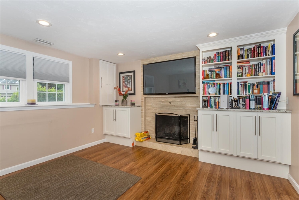 11 Kathryn Ln