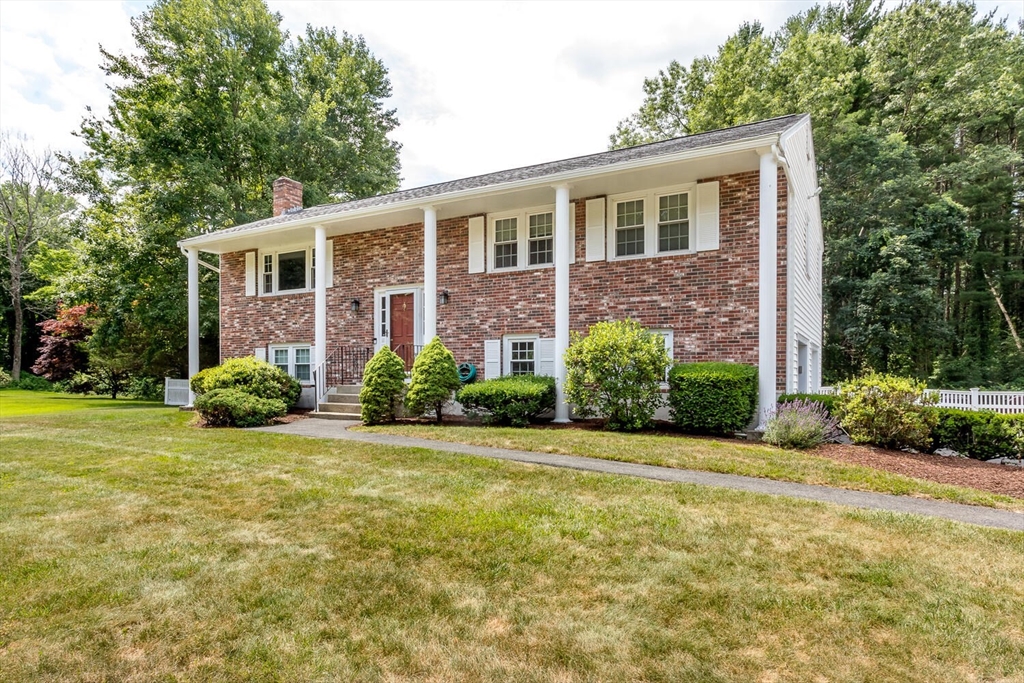 11 Kathryn Ln