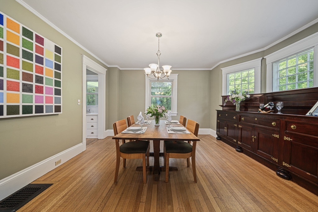 54 Brook Rd