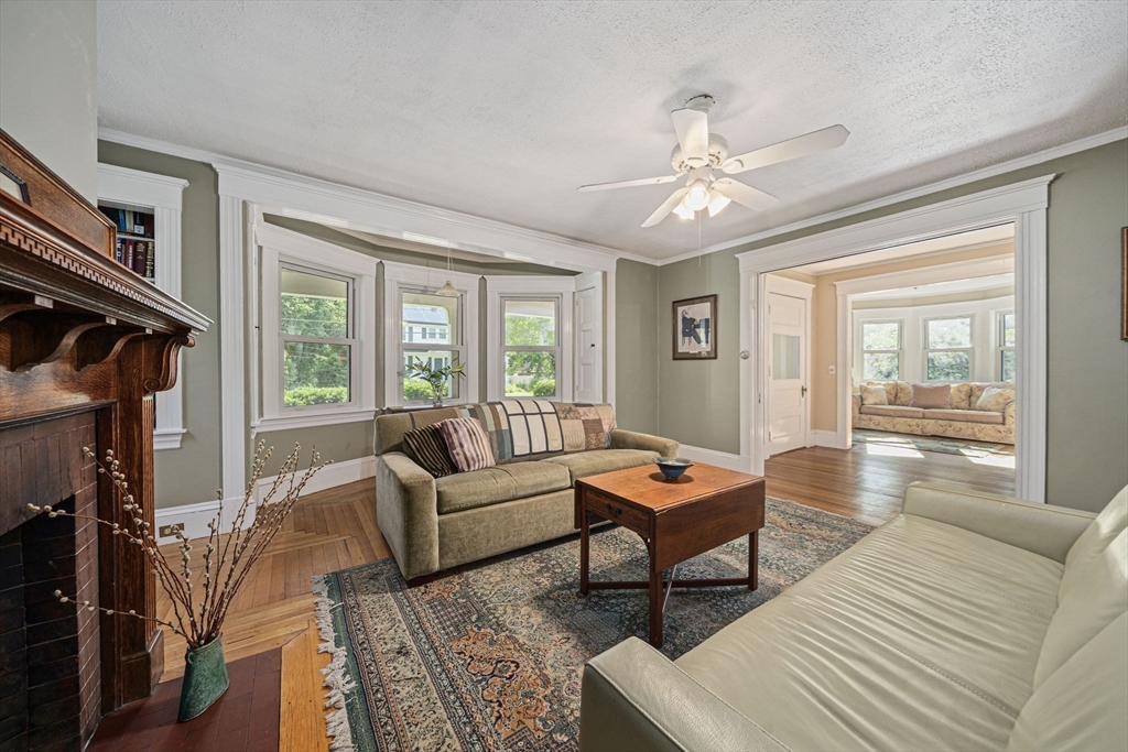 54 Brook Rd