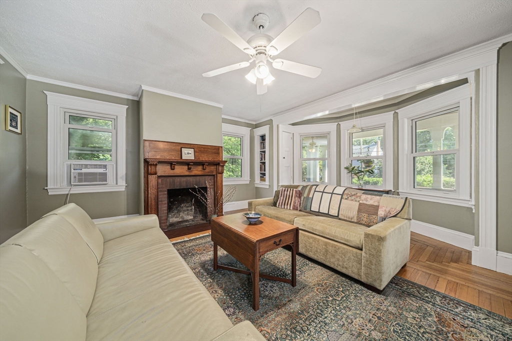 54 Brook Rd