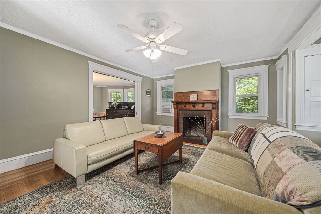 54 Brook Rd