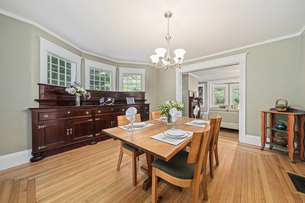 54 Brook Rd
