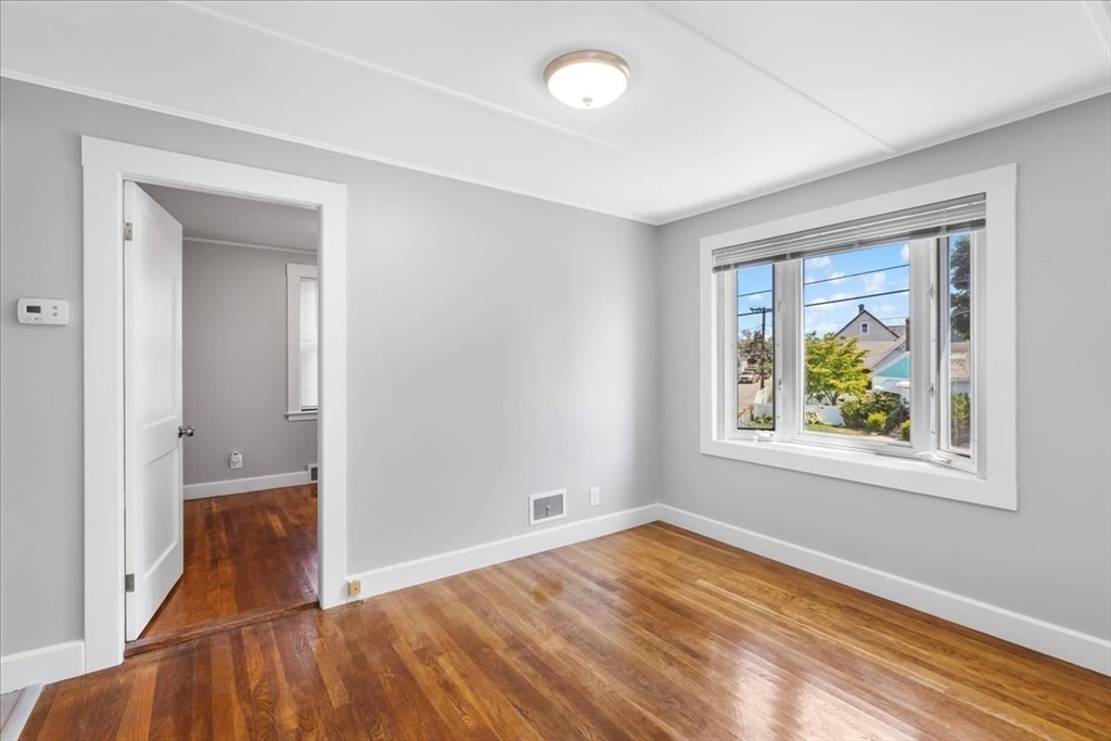 93 Roberts St