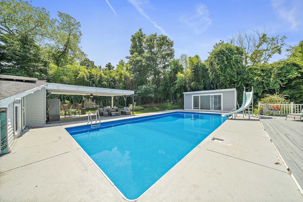 475 E Main Street